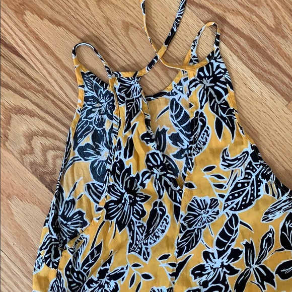 Top - Picture 2 of 3